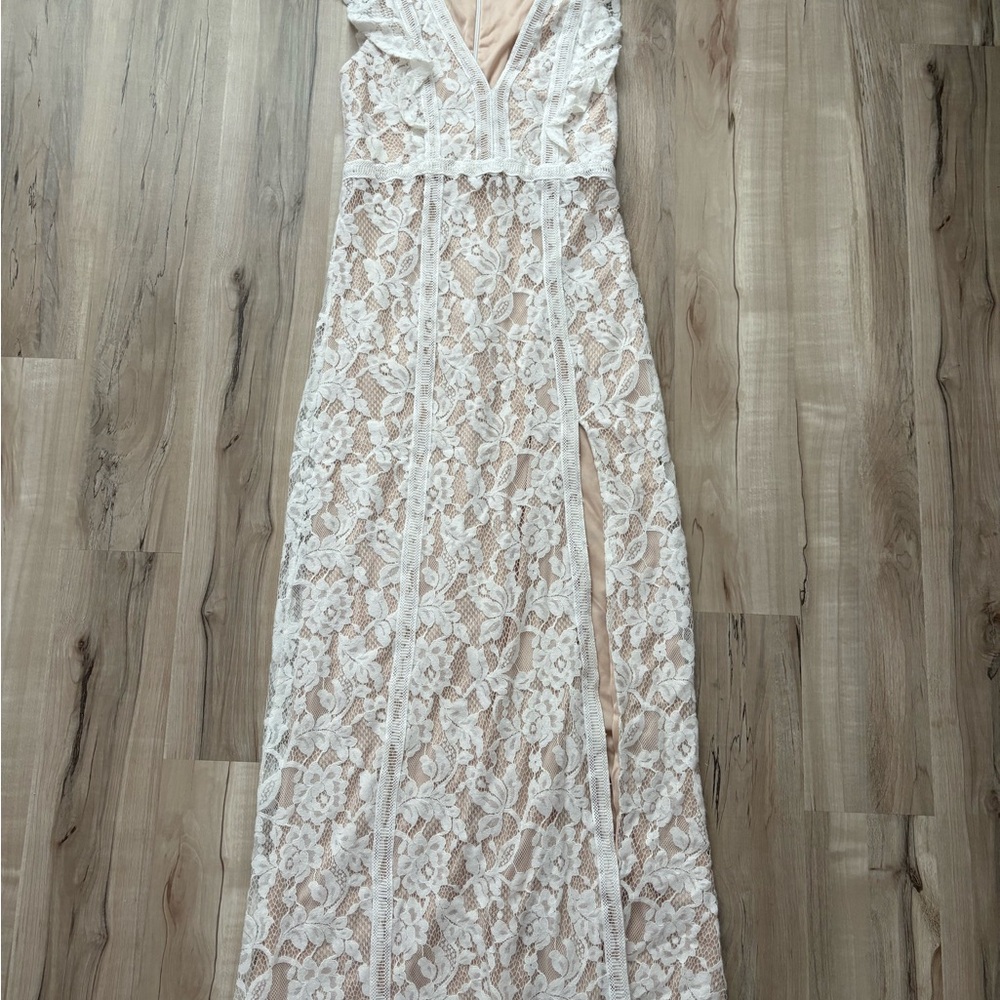 Elegant White Lace Maxi Dress